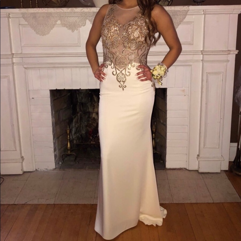 Cream gown with gold Jewels